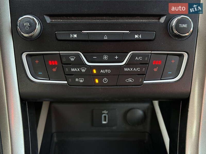 Седан Ford Fusion 2016 в Киеве