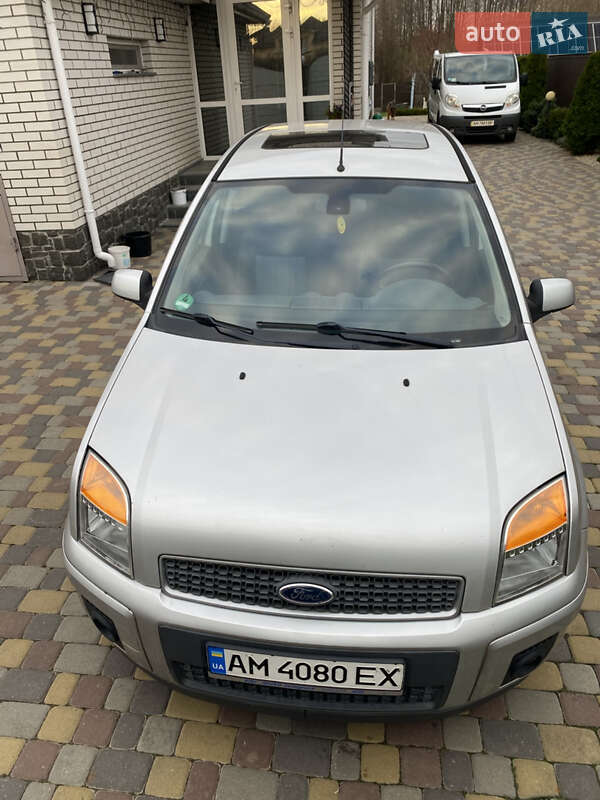 Хетчбек Ford Fusion 2006 в Житомирі