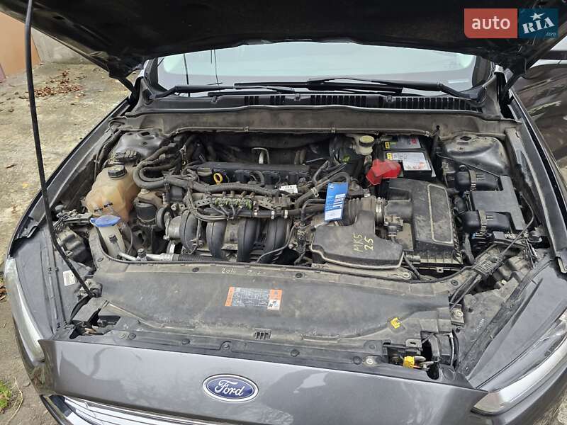 Седан Ford Fusion 2015 в Ровно