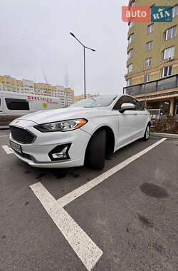 Седан Ford Fusion 2018 в Киеве