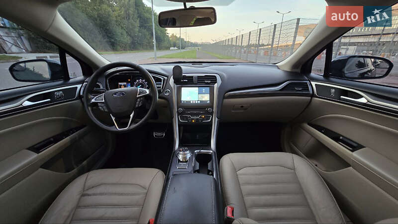 Седан Ford Fusion 2016 в Львове