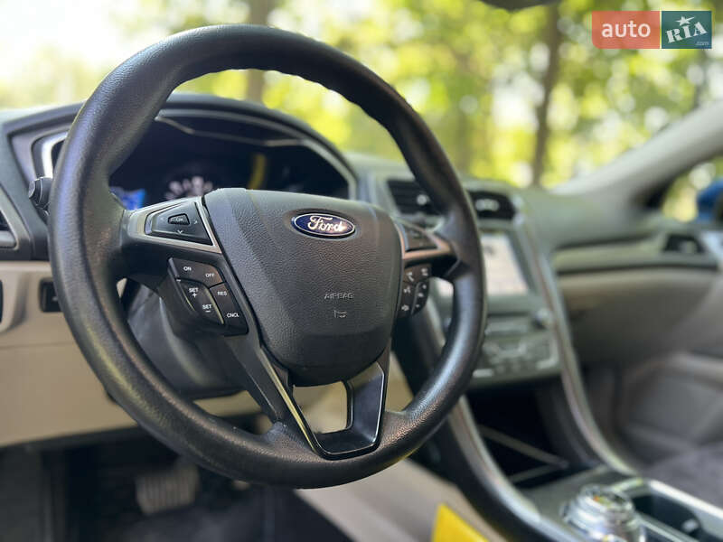 Седан Ford Fusion 2017 в Львові