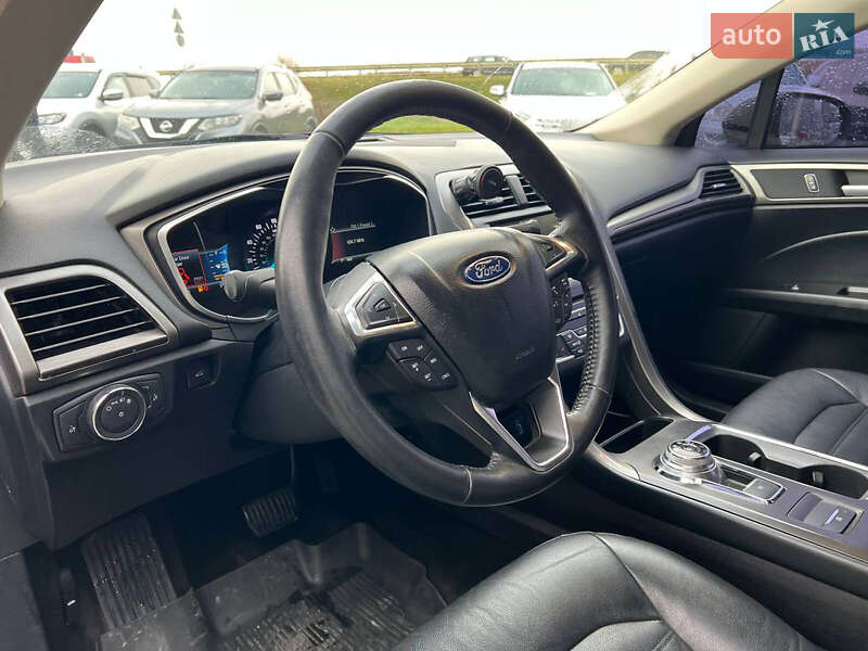 Седан Ford Fusion 2018 в Львові