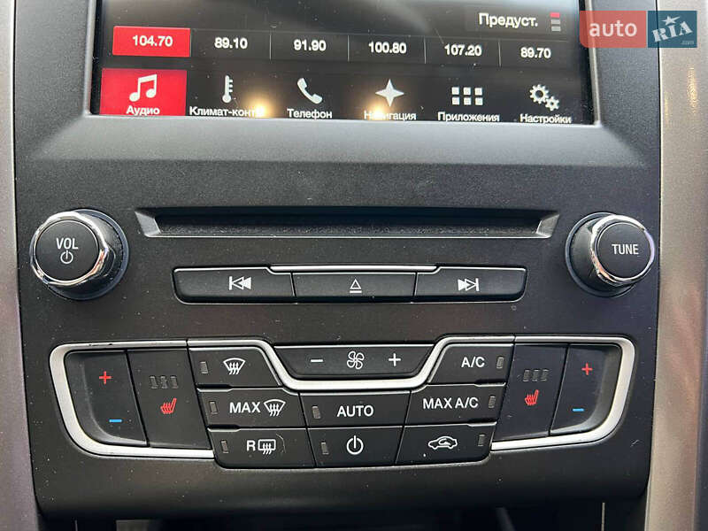 Седан Ford Fusion 2018 в Львові