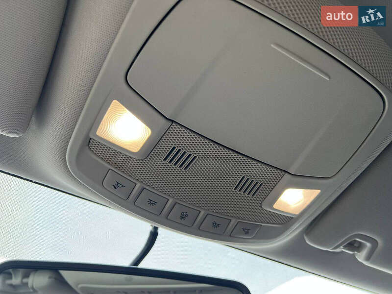 Седан Ford Fusion 2018 в Львові