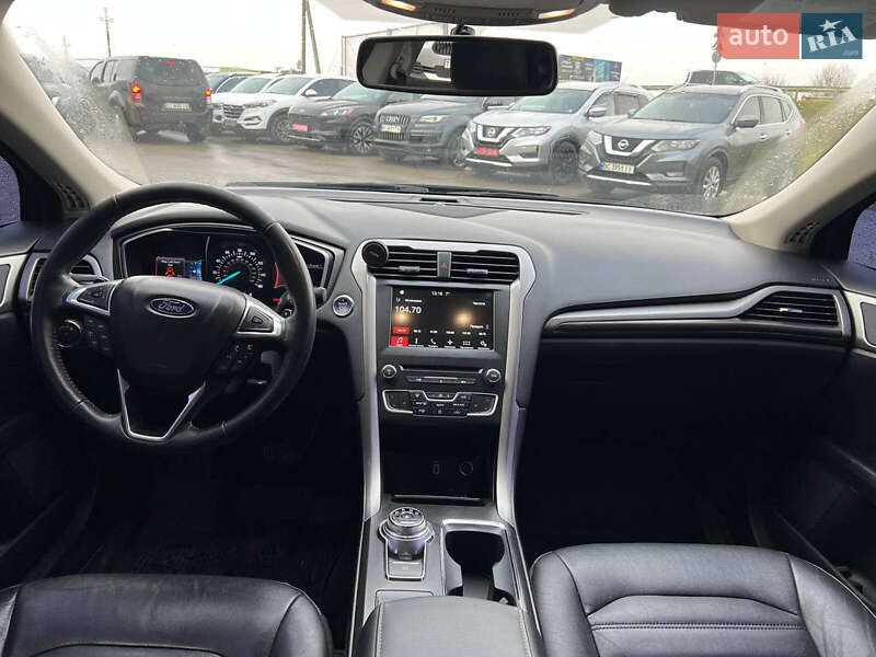 Седан Ford Fusion 2018 в Львові