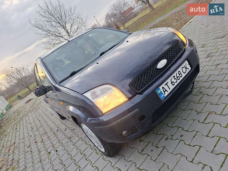 Хэтчбек Ford Fusion 2003 в Черновцах