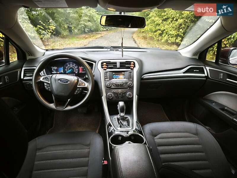 Седан Ford Fusion 2015 в Радомишлі