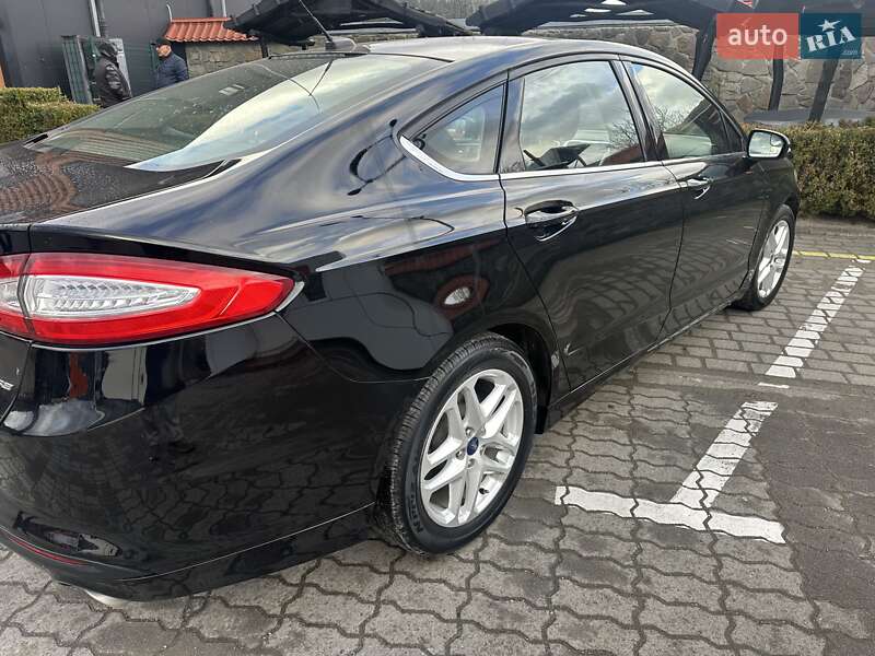 Седан Ford Fusion 2016 в Сколе