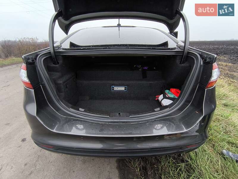 Седан Ford Fusion 2015 в Києві