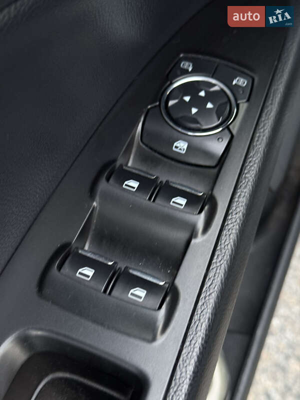 Седан Ford Fusion 2016 в Києві фото 24 Седан Ford Fusion 2016 в Києві