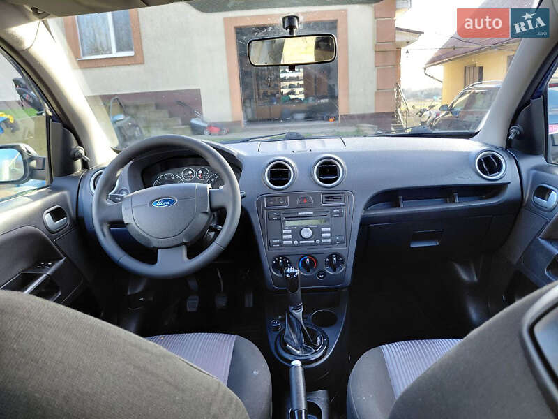 Хэтчбек Ford Fusion 2008 в Ровно