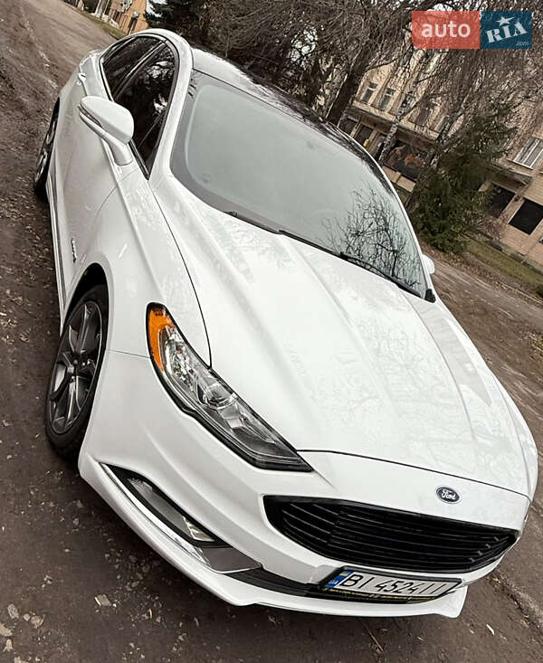 Седан Ford Fusion 2016 в Полтаві