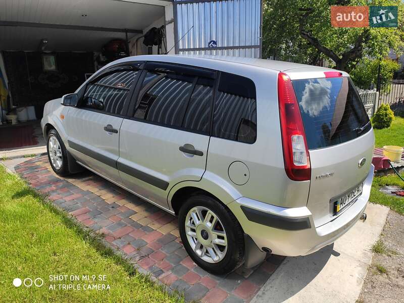 Хэтчбек Ford Fusion 2008 в Золочеве