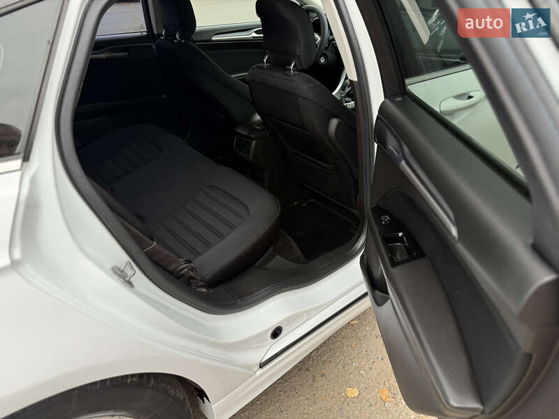 Седан Ford Fusion 2013 в Сумах