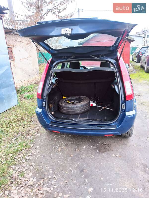 Хэтчбек Ford Fusion 2011 в Чуднове