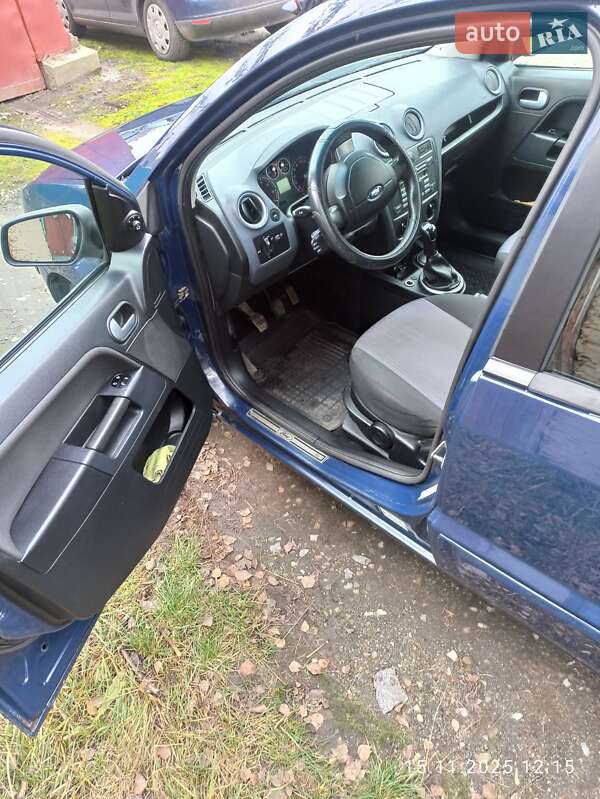 Хэтчбек Ford Fusion 2011 в Чуднове