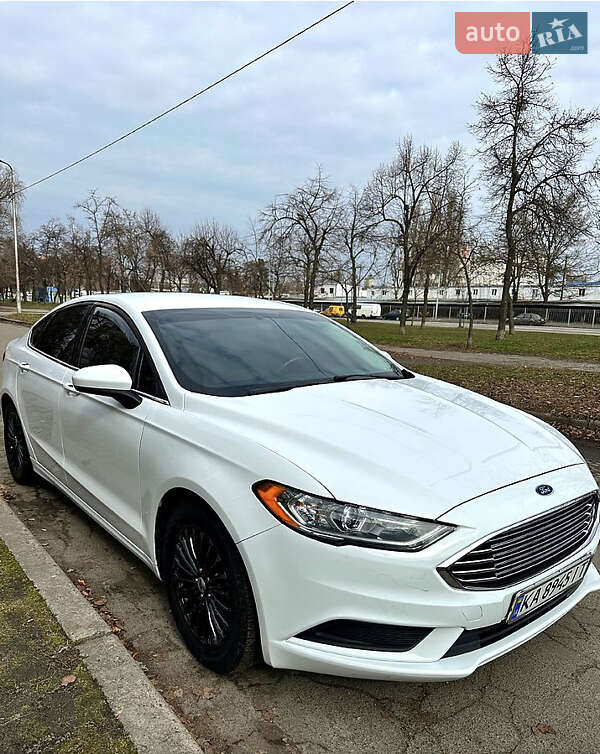 Седан Ford Fusion 2016 в Бучі