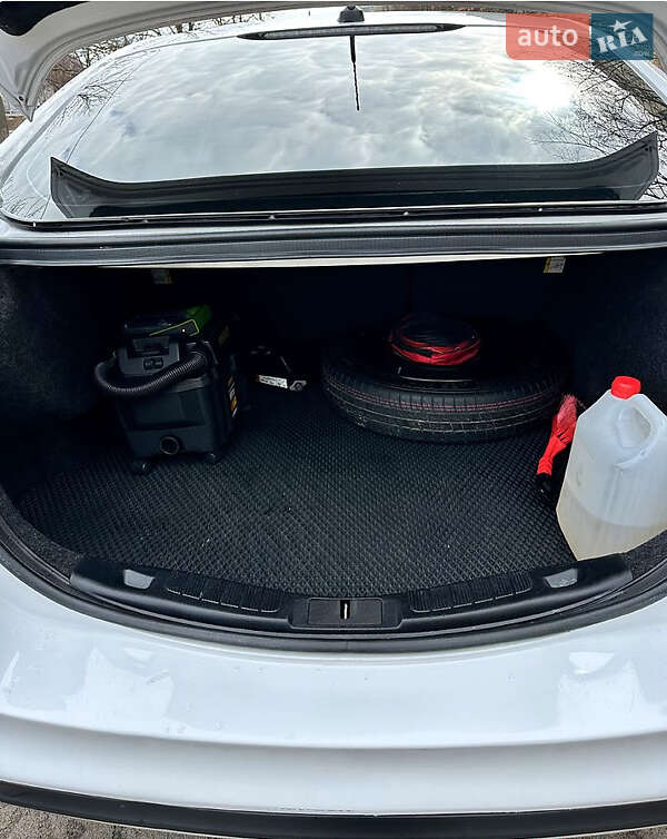 Седан Ford Fusion 2016 в Бучі