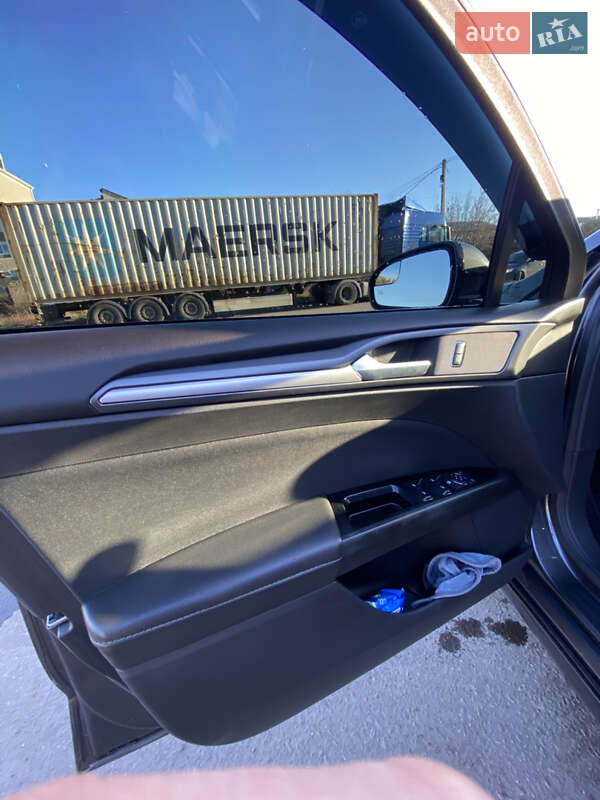 Седан Ford Fusion 2015 в Луцке