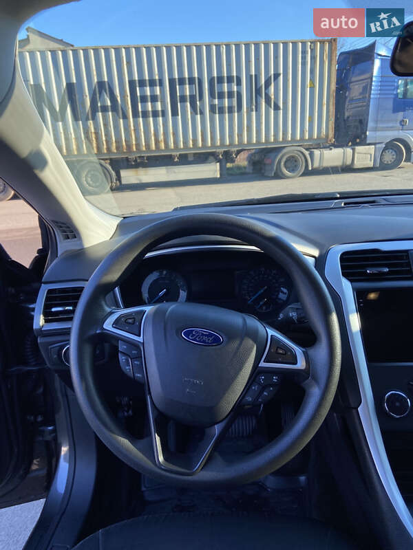 Седан Ford Fusion 2015 в Луцке