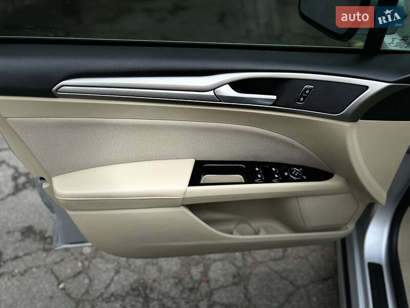 Седан Ford Fusion 2015 в Ровно фото 31 Седан Ford Fusion 2015 в Ровно