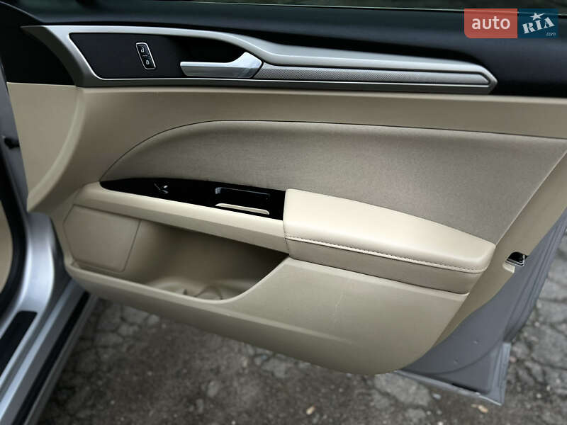 Седан Ford Fusion 2015 в Ровно фото 35 Седан Ford Fusion 2015 в Ровно