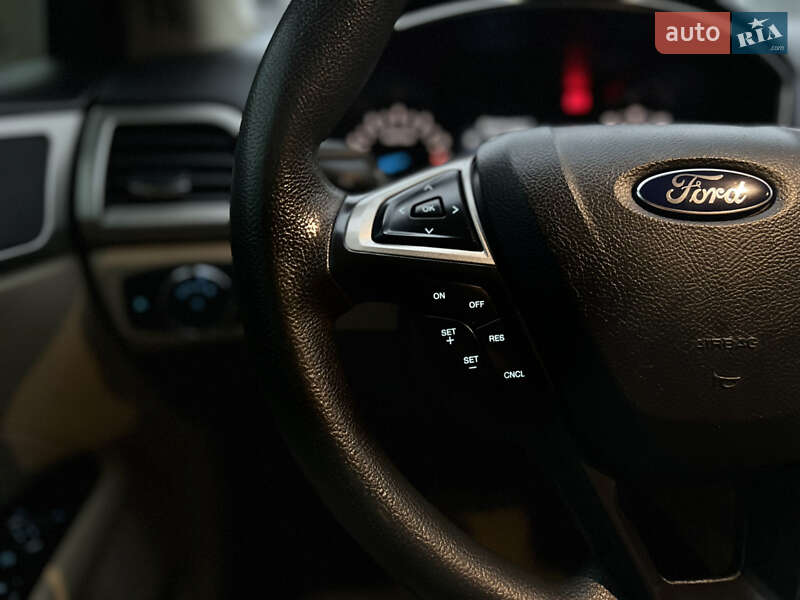 Седан Ford Fusion 2015 в Ровно фото 46 Седан Ford Fusion 2015 в Ровно