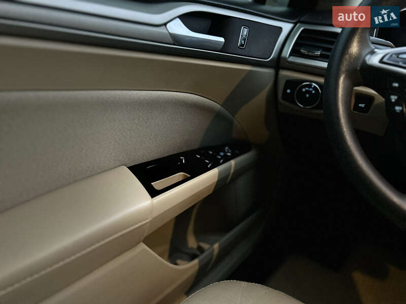 Седан Ford Fusion 2015 в Ровно фото 61 Седан Ford Fusion 2015 в Ровно