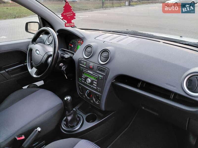 Хэтчбек Ford Fusion 2008 в Виннице