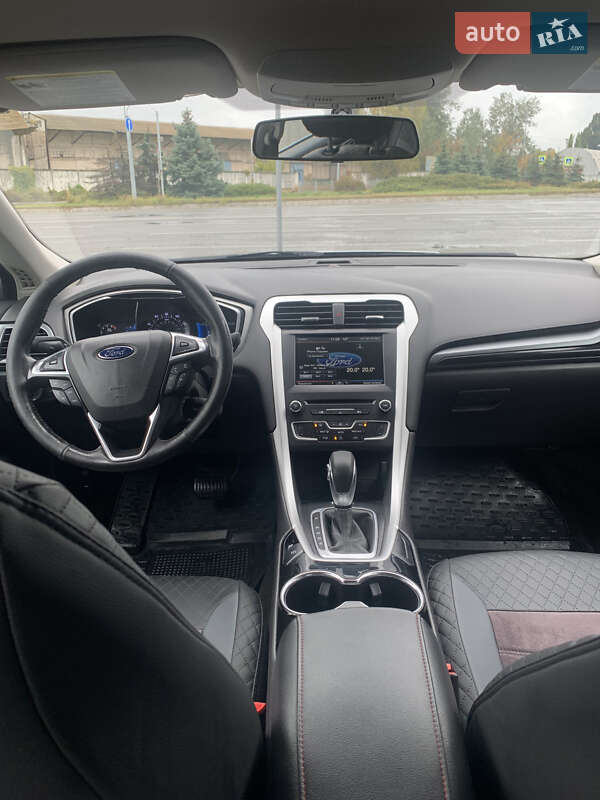 Седан Ford Fusion 2015 в Києві