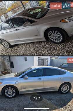 Седан Ford Fusion 2013 в Косові