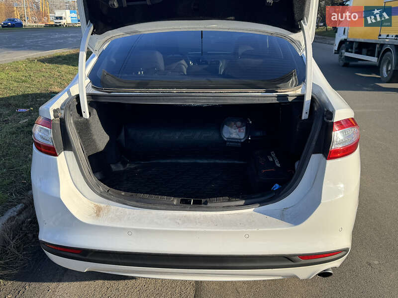 Седан Ford Fusion 2014 в Києві
