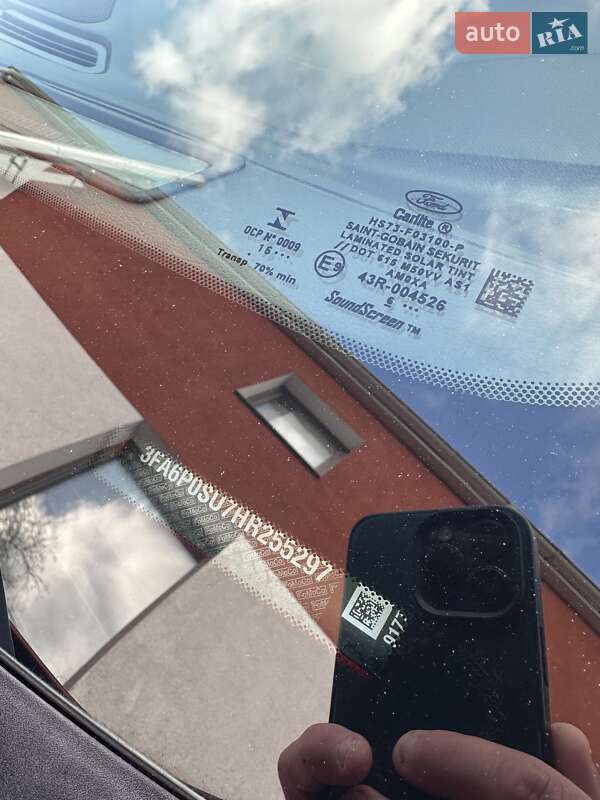 Седан Ford Fusion 2016 в Чернівцях