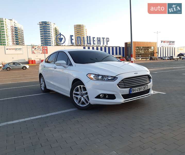 Седан Ford Fusion 2016 в Одесі