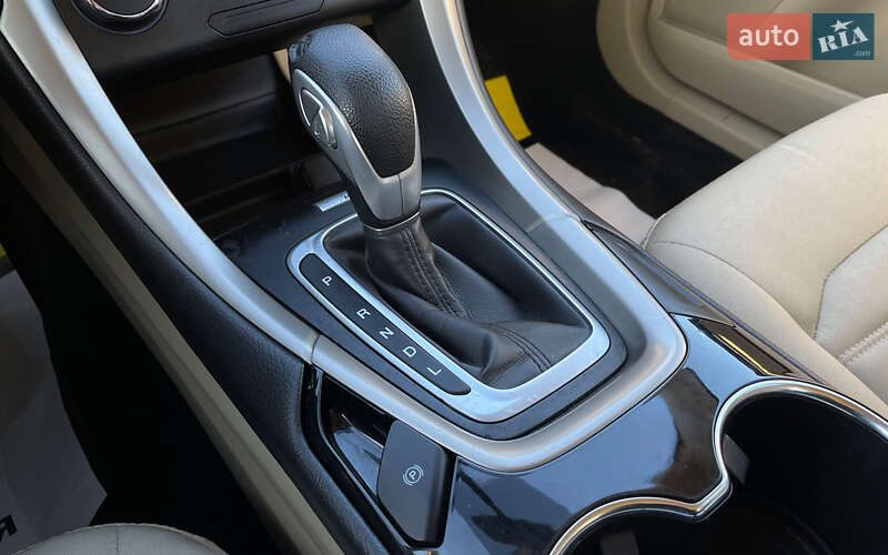 Седан Ford Fusion 2014 в Львове