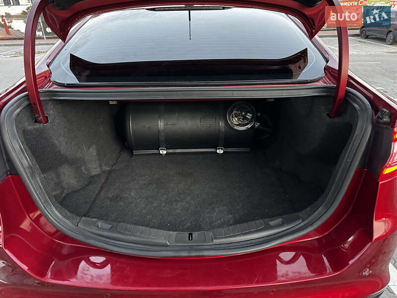 Седан Ford Fusion 2013 в Києві