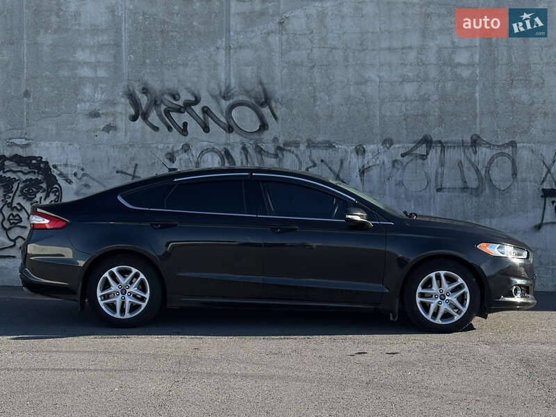 Седан Ford Fusion 2013 в Львове