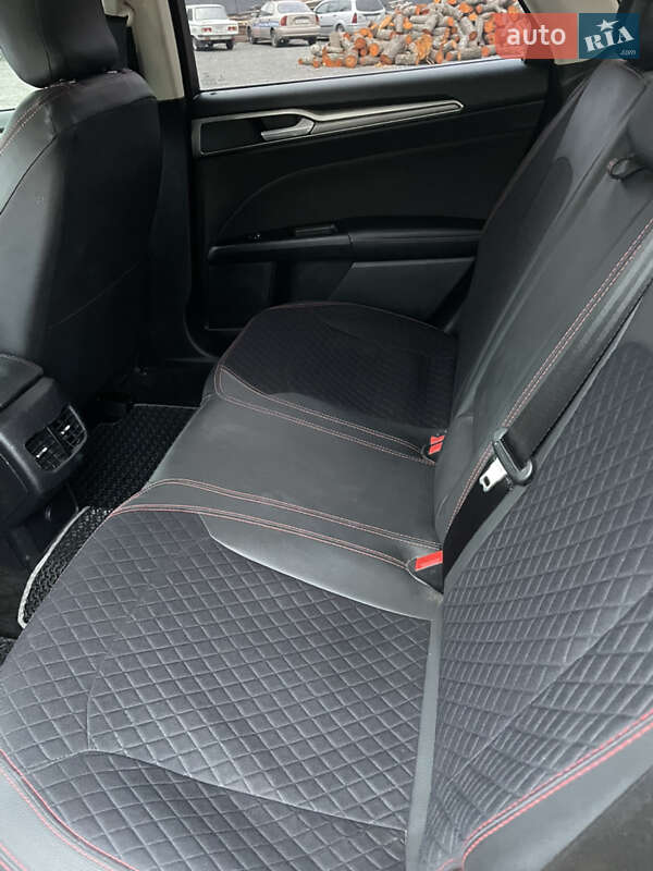 Седан Ford Fusion 2017 в Житомирі