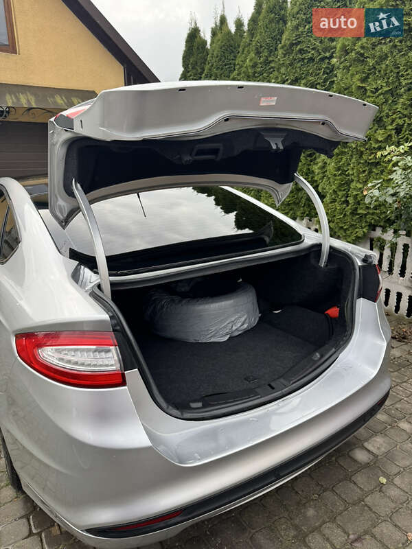 Седан Ford Fusion 2014 в Львові