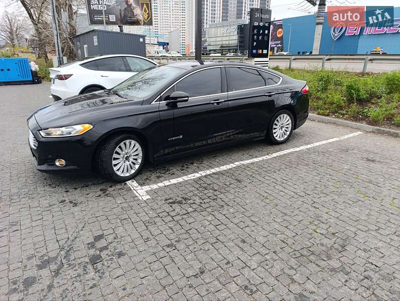 Седан Ford Fusion 2015 в Києві