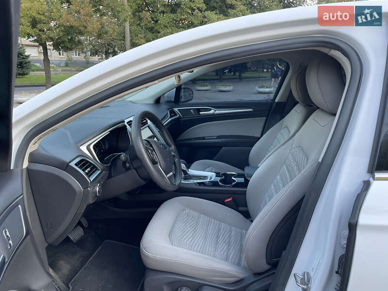 Седан Ford Fusion 2015 в Днепре