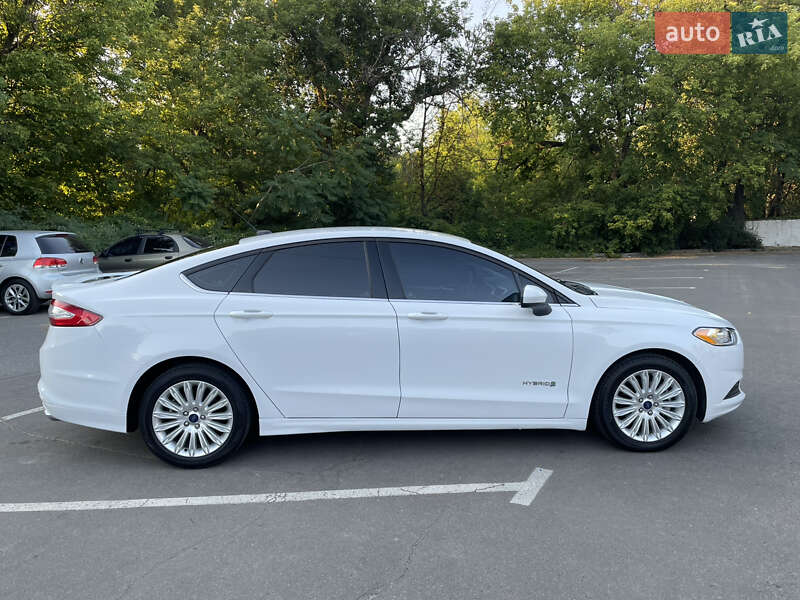 Седан Ford Fusion 2015 в Днепре