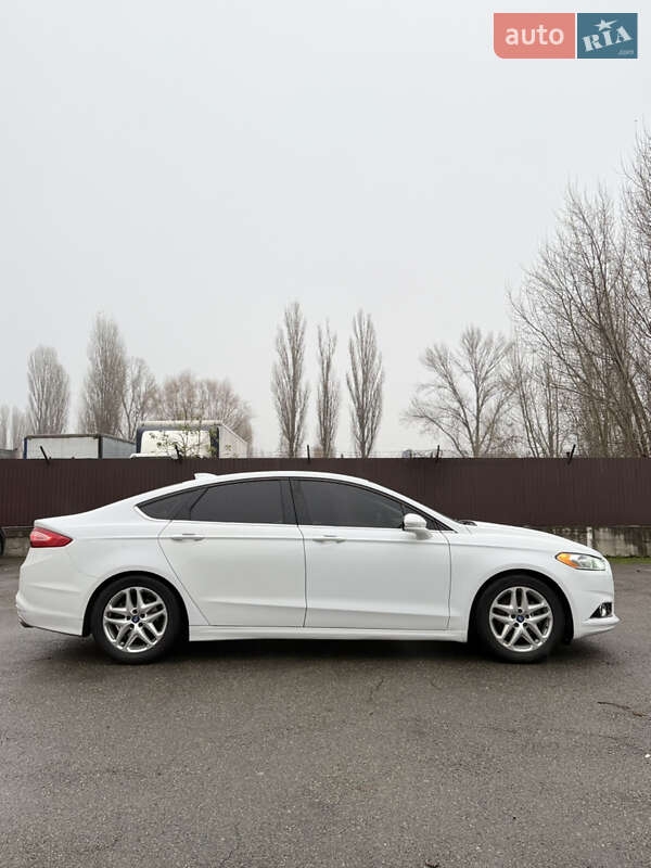Седан Ford Fusion 2015 в Києві