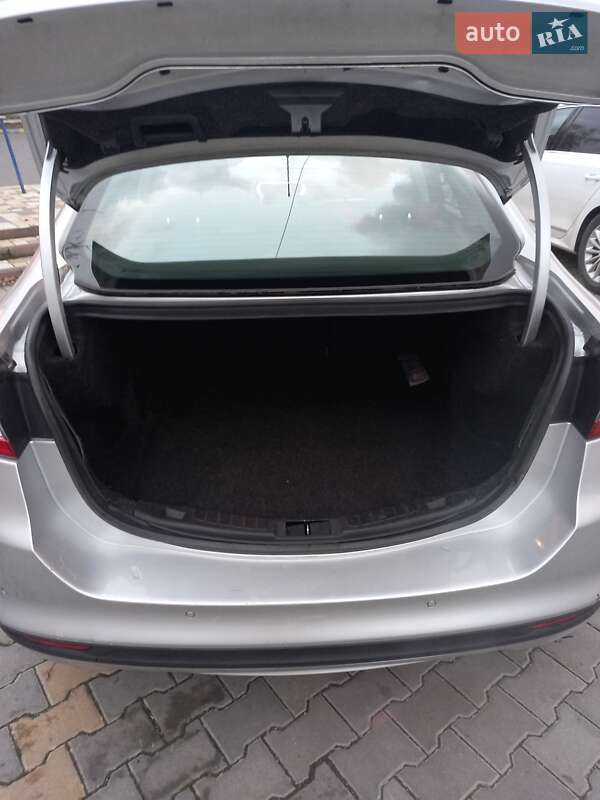 Седан Ford Fusion 2014 в Измаиле