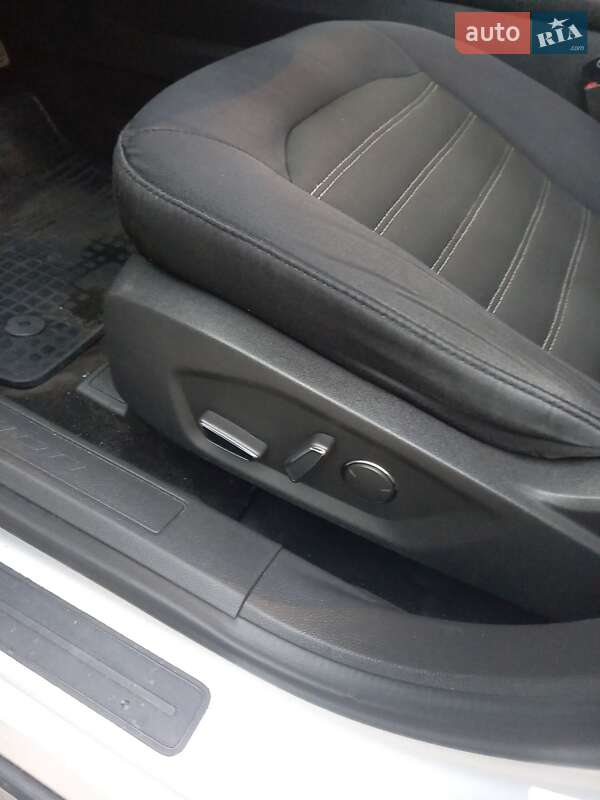 Седан Ford Fusion 2014 в Измаиле