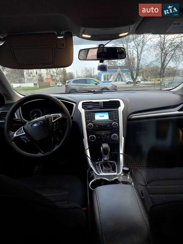 Седан Ford Fusion 2014 в Измаиле