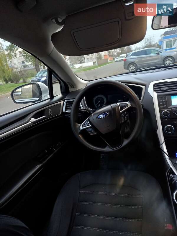 Седан Ford Fusion 2014 в Измаиле