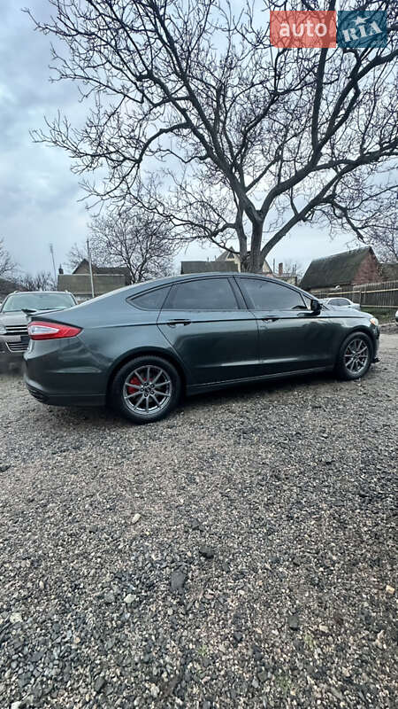 Седан Ford Fusion 2015 в Смеле