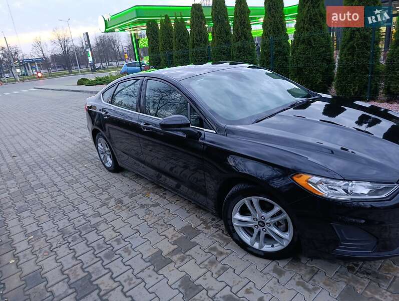 Седан Ford Fusion 2020 в Кременчуці фото Седан Ford Fusion 2020 в Кременчуці